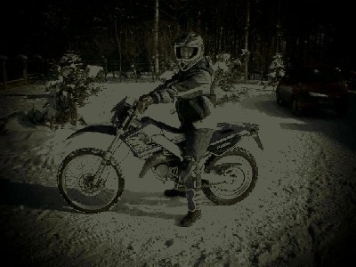 mój syn przed wyjazdem do lasu