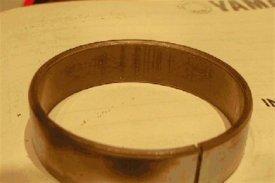 tuleja- rysy zrobione prawdopodobnie już po przekładce zawiesz. -po obróceniu rury w inne miejsce